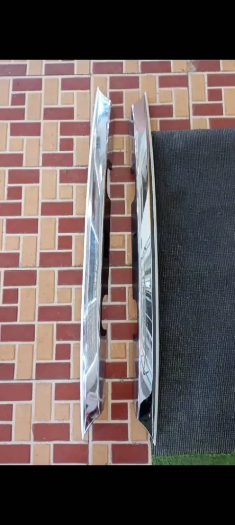 Embellecedor maletero