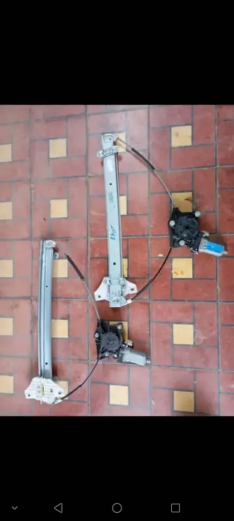 Mecanismo izquierdo de los critales delanteros 21 (Pareja)