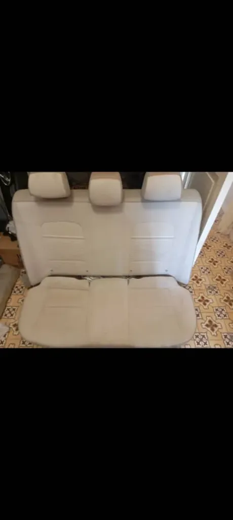 Asientos traseros del Grand i10 del 21