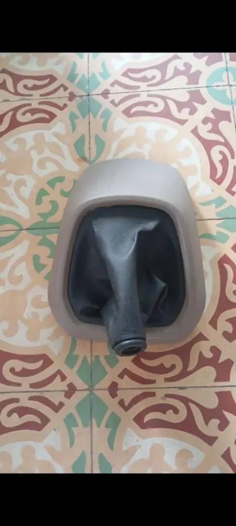 Embellecedor de la palanca de cambios del Grand i10 del 19