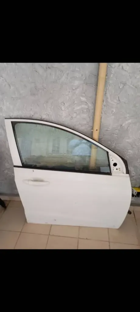 Puerta delantera derecha, Completa, del Grand i10 del 19